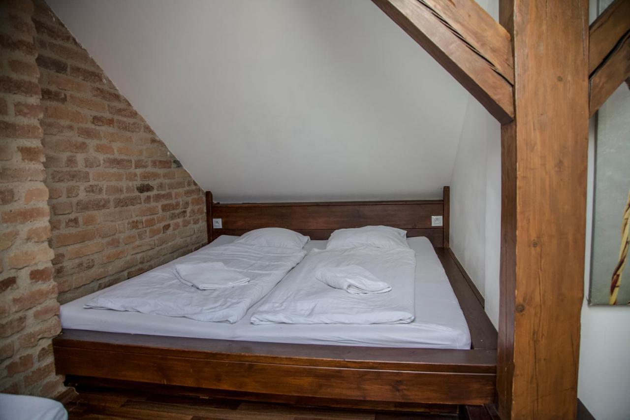The Republic Apartments Прага Экстерьер фото