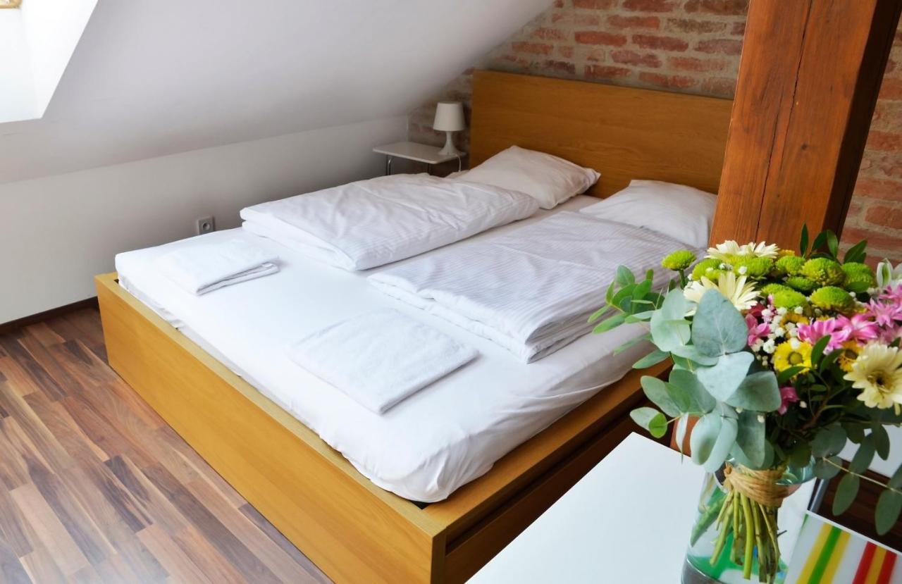The Republic Apartments Прага Экстерьер фото